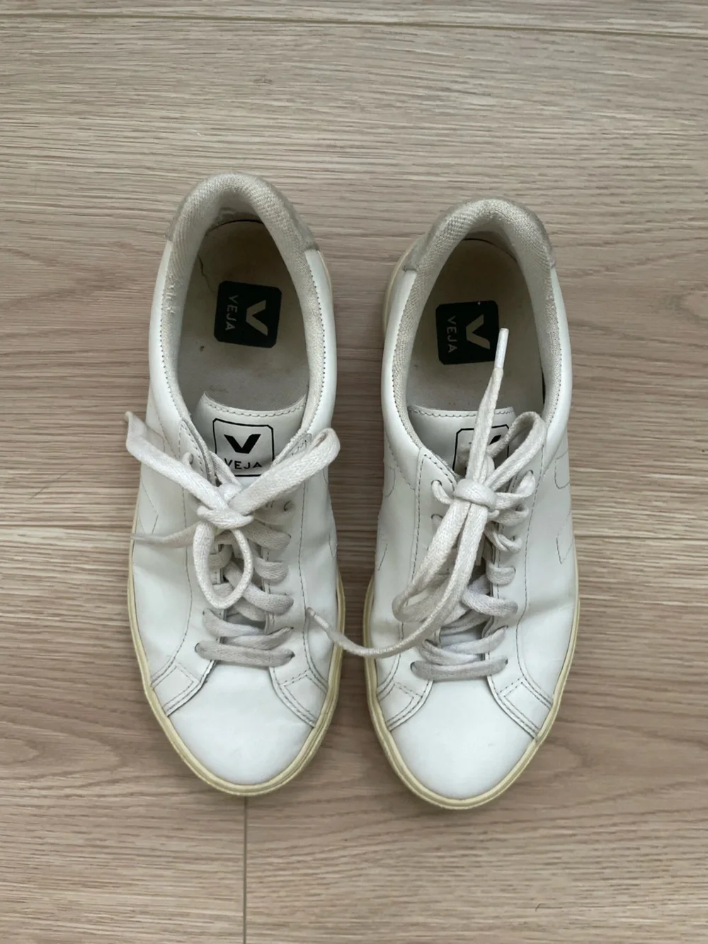 Veja White Esplar Low-Top leather Sneakers - Picture 3 of 6
